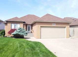 2347 California Ave, Windsor, ON N9E 4P2
