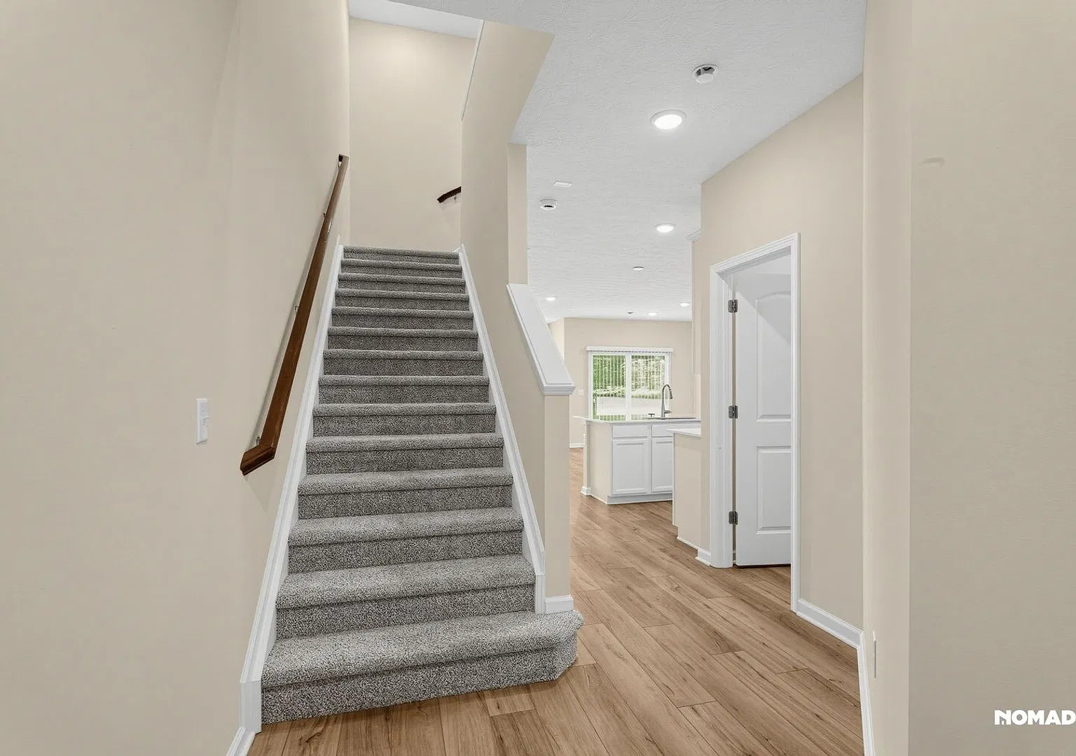 3 bed | 2.5 bath | 1883 sq ft | Townhome — Photo 3