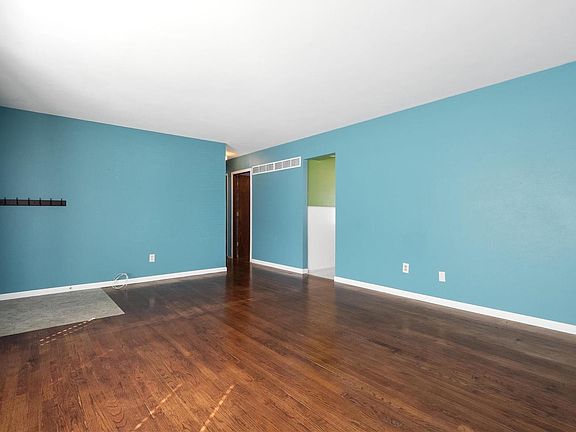 5th image of 6713 Sandy Hill Dr