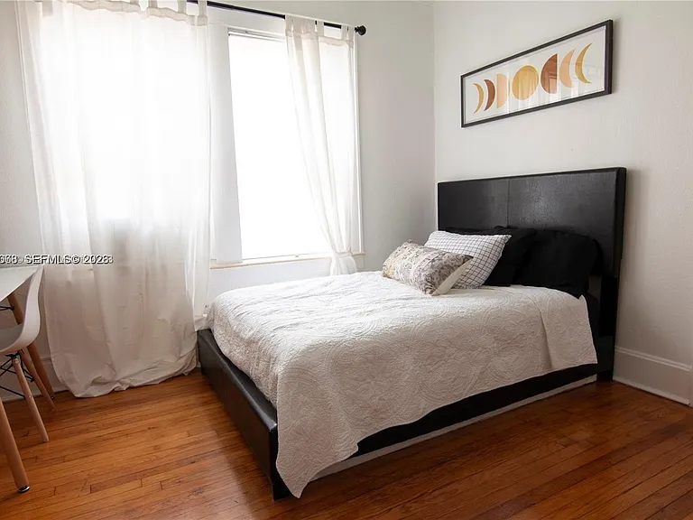 124 Mendoza Ave #9 — Photo 7
