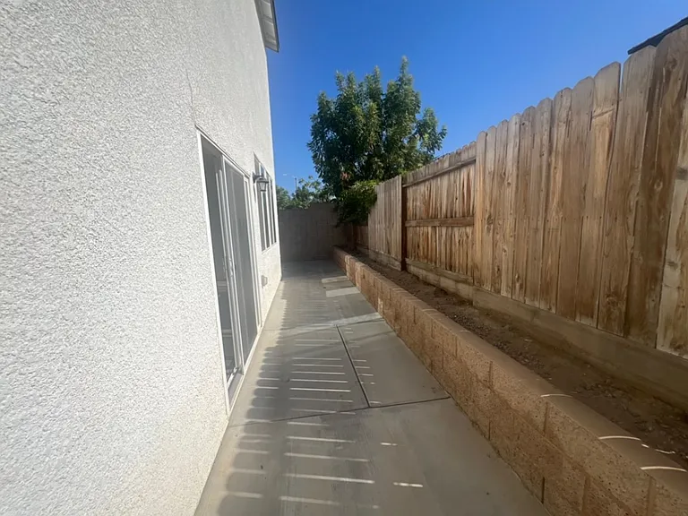 2038 S Palm St — Photo 25