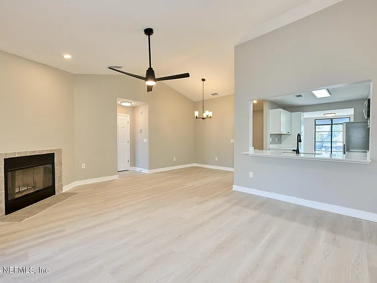 225 Cranes Lake Dr — Photo 14