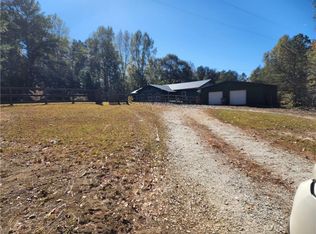 1048 Seals Rd, Dallas, GA 30157