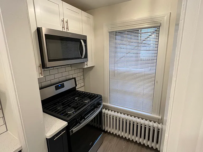 36 Irving Pl #3 — Photo 5
