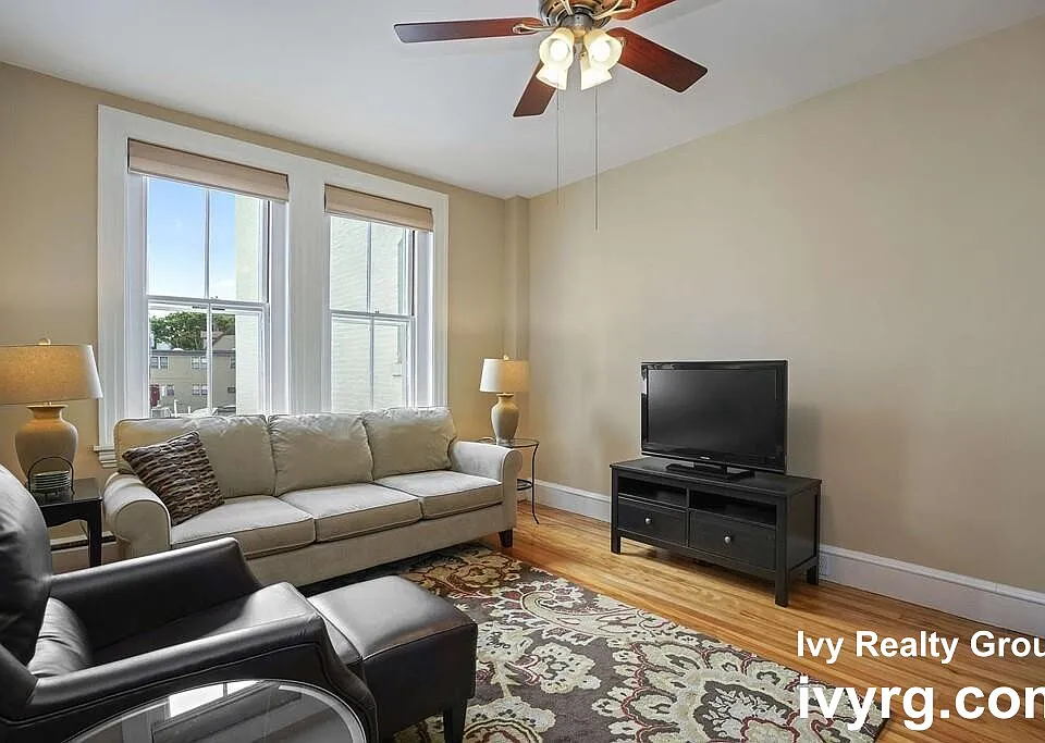 2 Arlington St #22