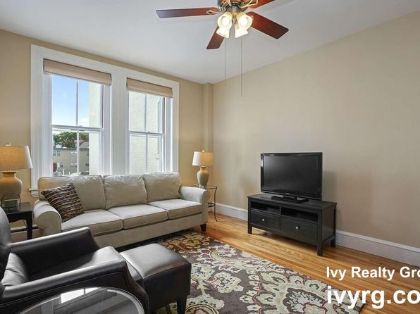 2 Arlington St APT 22
