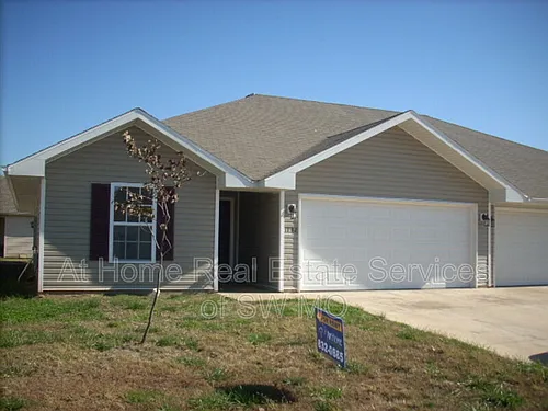 1123 S Clifton Ave Photo 1