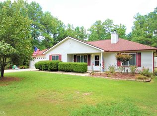 77 Willow Ridge Dr, Hampton, GA 30228