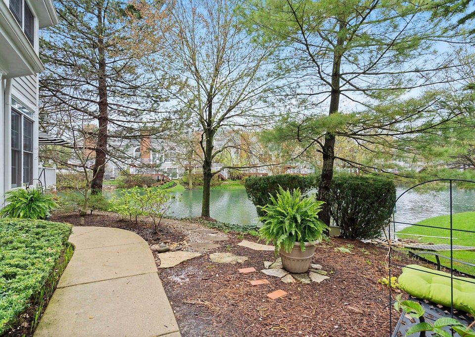 1st image of 2S732 Lakeside Dr