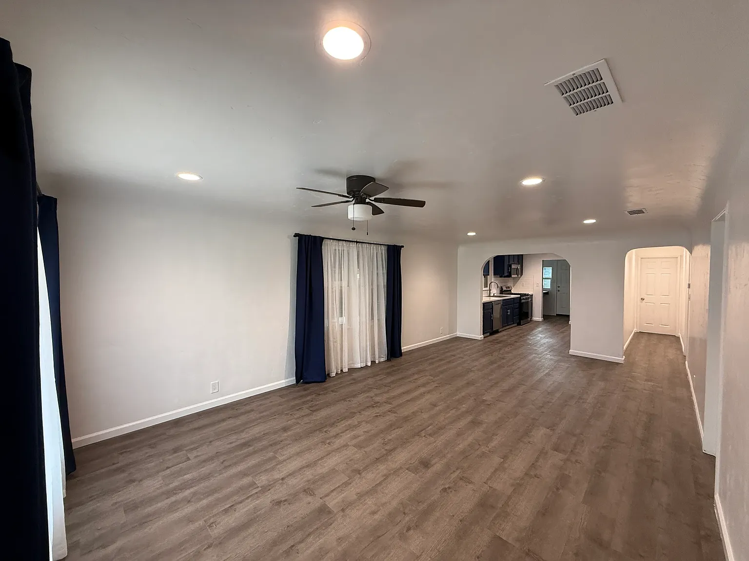 2 bed, 1176 sqft, $1,975 — Photo 2