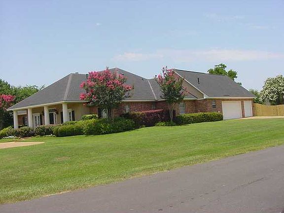 3rd image of 205 Crosscreek Dr