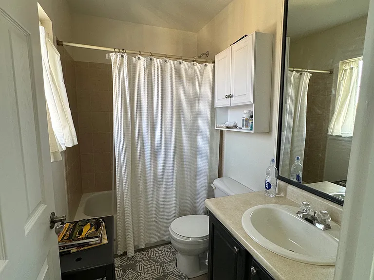 1652 Cherry Hills Ln — Photo 29