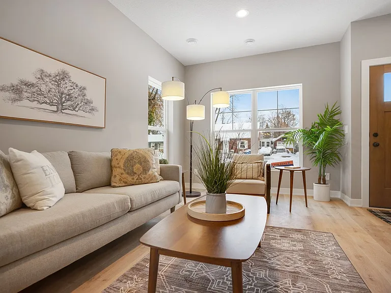 Available 07/01! New Build 4 bed 3 Bath in Hopkins! — Photo 8