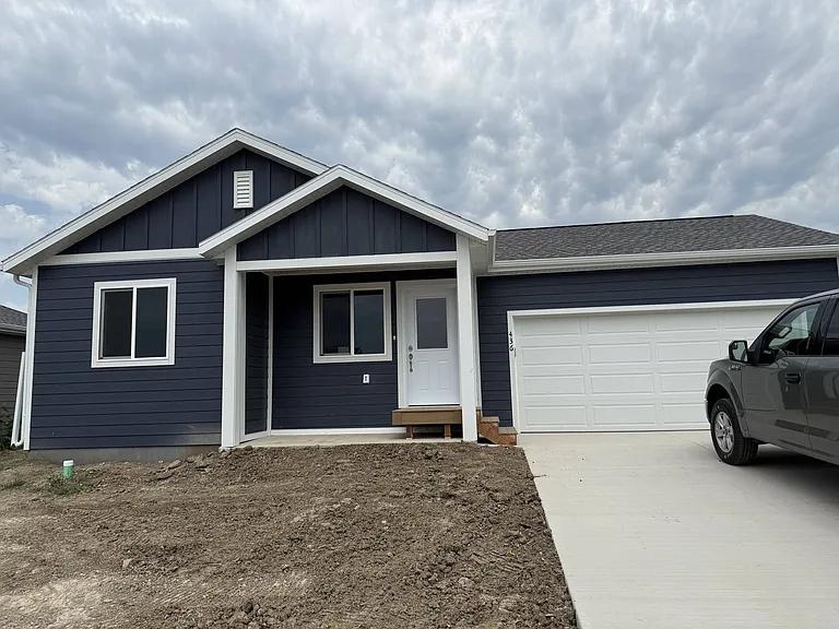 436 Nighthawk Dr — Photo 1