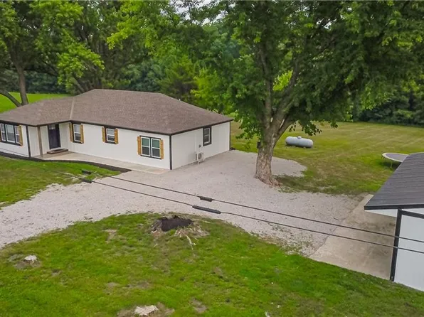 19807 NE 192nd St, Holt, MO 64048