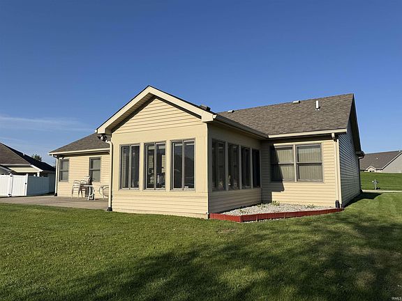 2nd image of 1222 Brenton Glens Dr