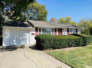 928 E Calhoun St, Macomb, IL 61455