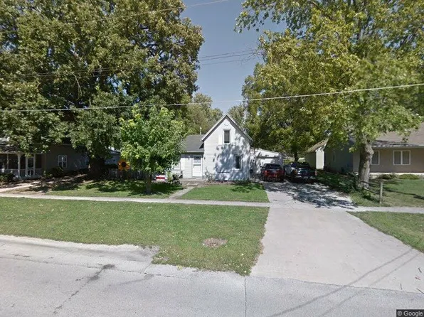 108 E Main St, Mahomet, IL 61853