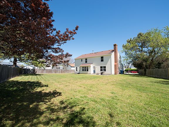 3rd image of 1205 Schubert Ct