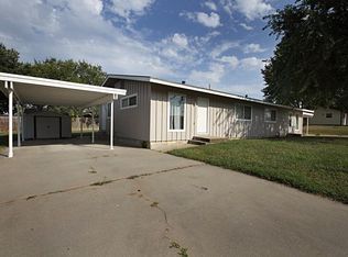 704 Sara St, Junction City, KS 66441