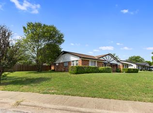 1020 Hillcrest Dr, Desoto, TX 75115