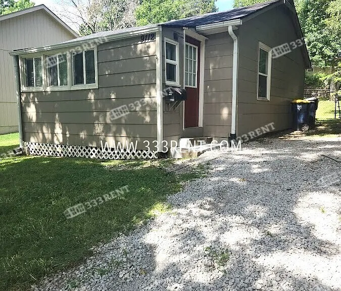 9112 McGee St — Photo 2