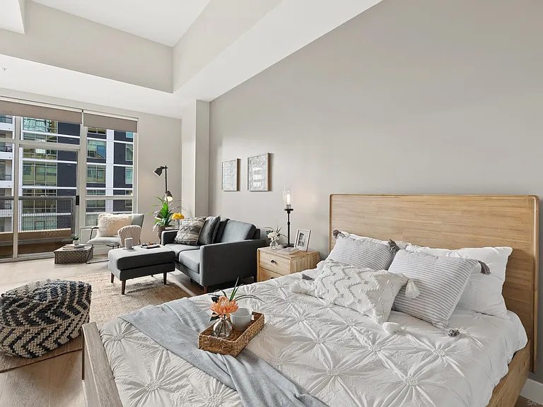 350 W Ash St #1006 — Photo 35