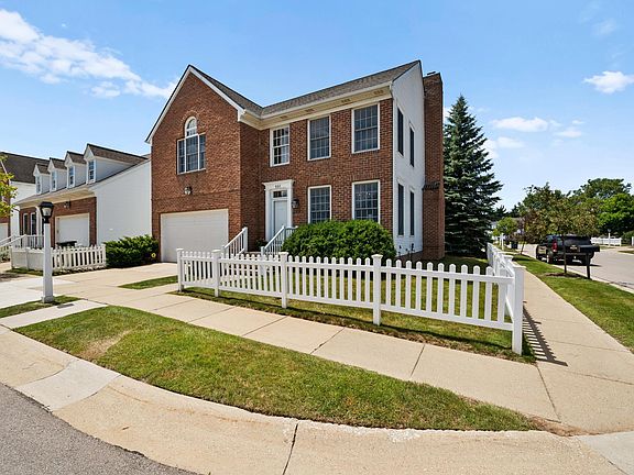 2nd image of 668 Boston Ct