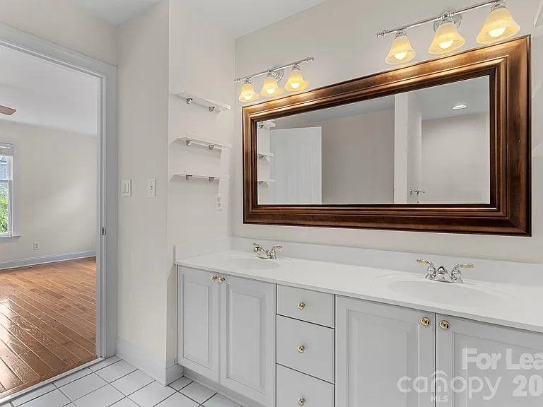 1192 Hampton Gardens Ln — Photo 21
