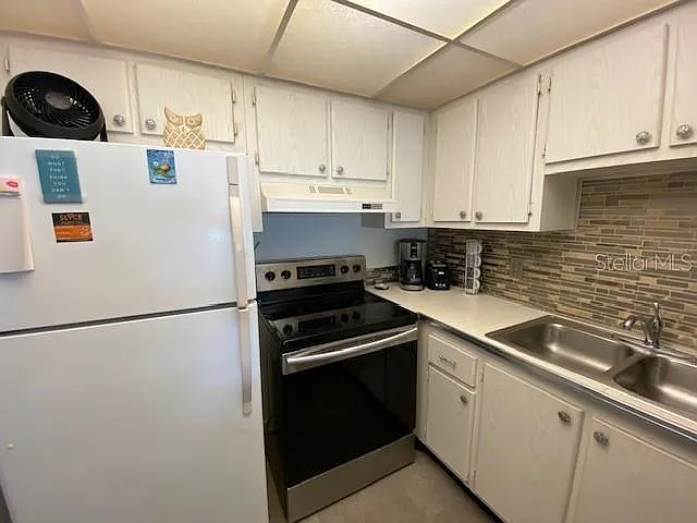 4575 Cove Cir #505 — Photo 9
