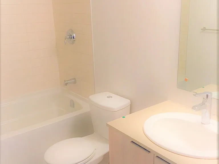 11 Wellesley St W #4404 — Photo 4