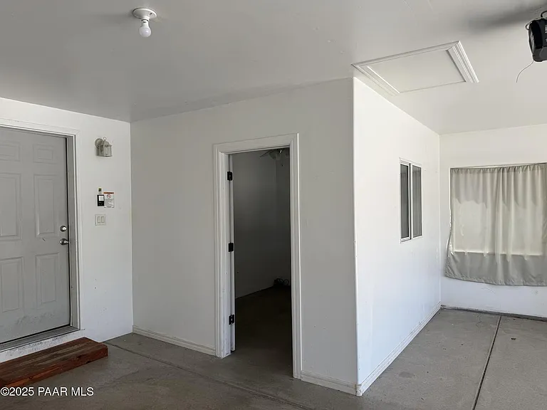 1116 Samantha St — Photo 48