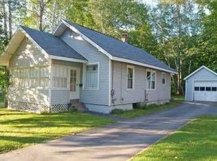 89 Washington St, Camden, ME 04843