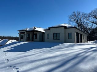 3506 Christian Rdg, Jefferson City, MO 65101