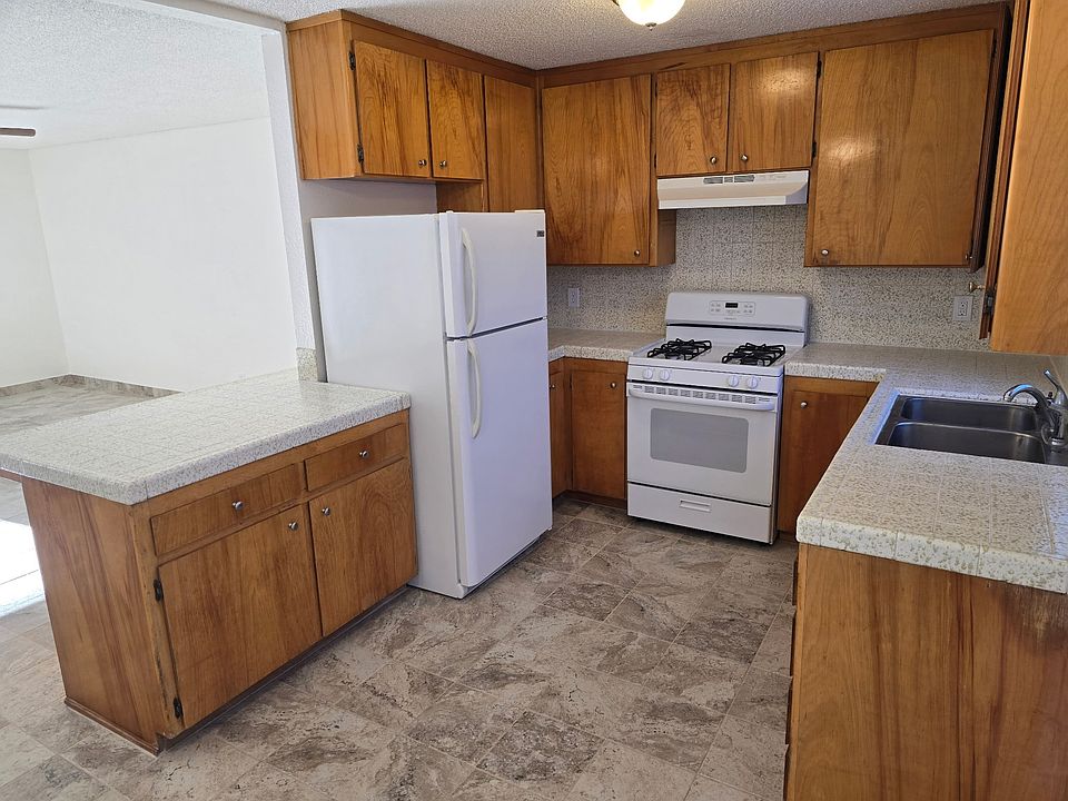 1st image of 708 Givens Rd #6