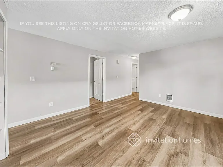 12428 42nd Ave NE — Photo 7
