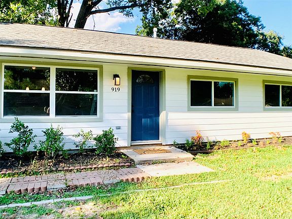3rd image of 919 Valerie Ave