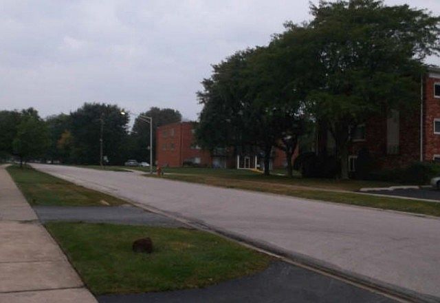 2nd image of 9817 S Cicero Ave #4E