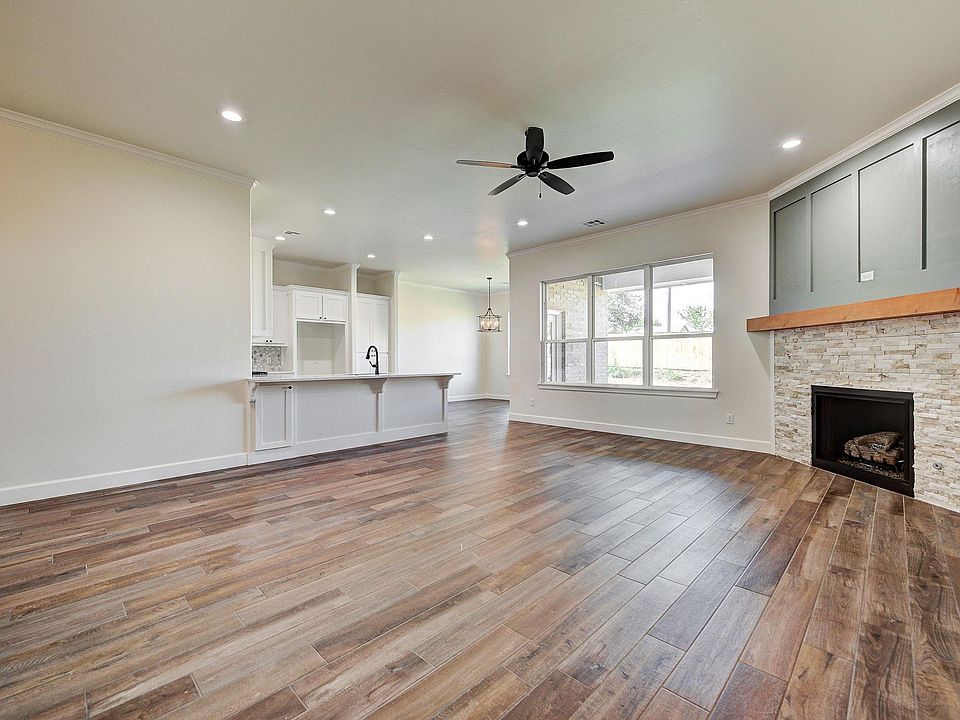 1st image of 1922 Hollow Crest Ct