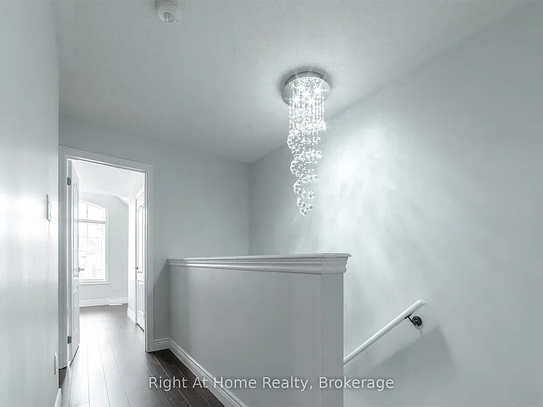 66 Knotty Pine Ave — Photo 12