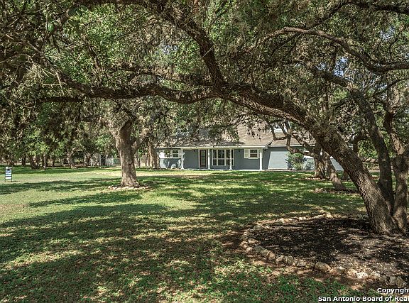 2nd image of 123 Encino Grande St