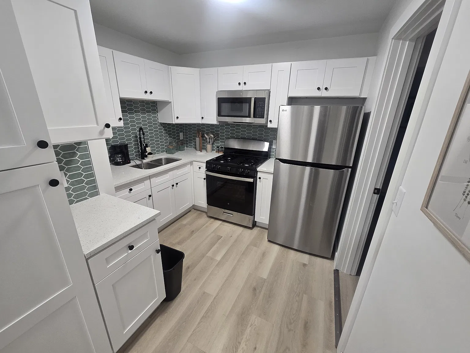 1 bed, 650 sqft, $1,700 — Photo 2