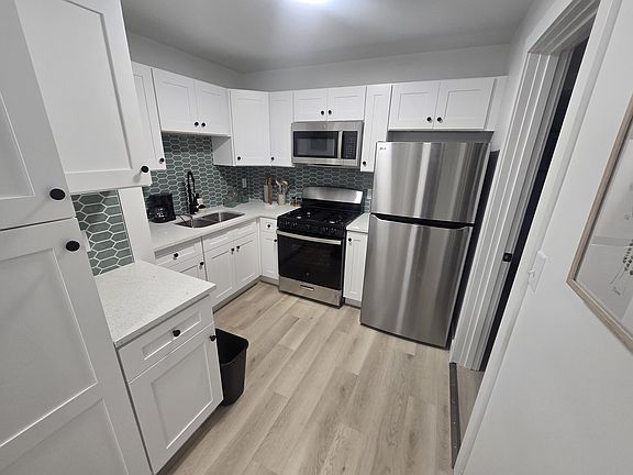 2nd image of 1728 Stanton Ave #2S