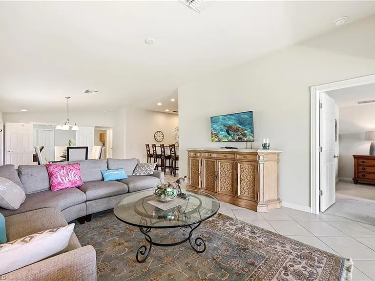 8664 Genova Ct — Photo 10