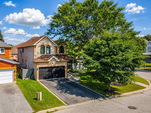 1 McNeilage Ct, Ajax, ON L1T 3Z5