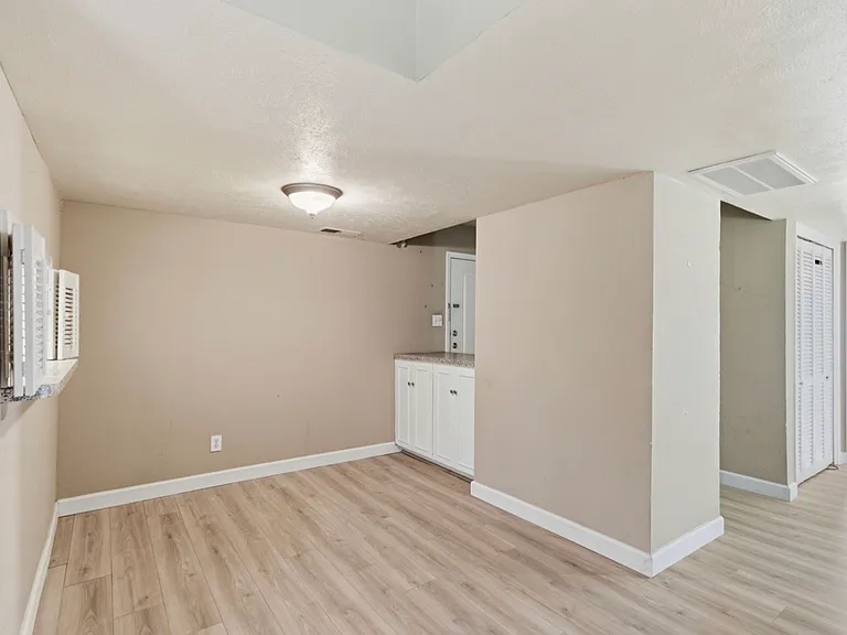 4112 Bowser Ave #205 — Photo 6