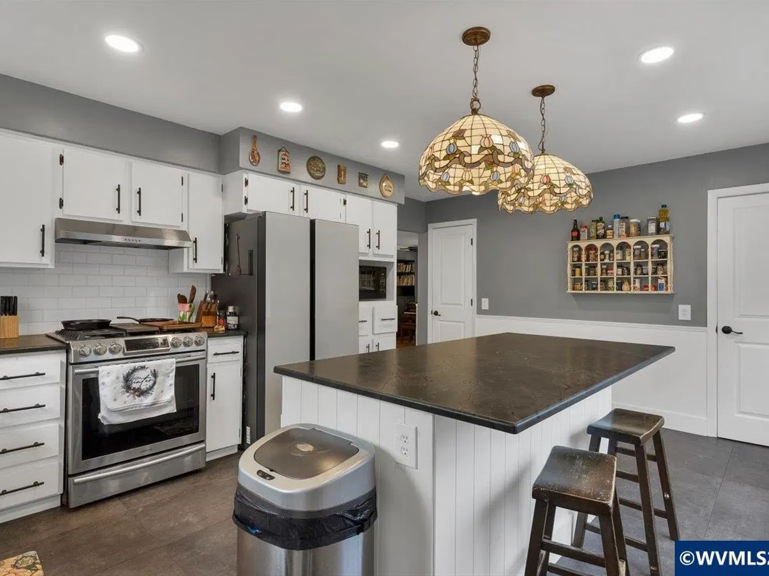 4 bed, 2274 sqft, $3,395 — Photo 3