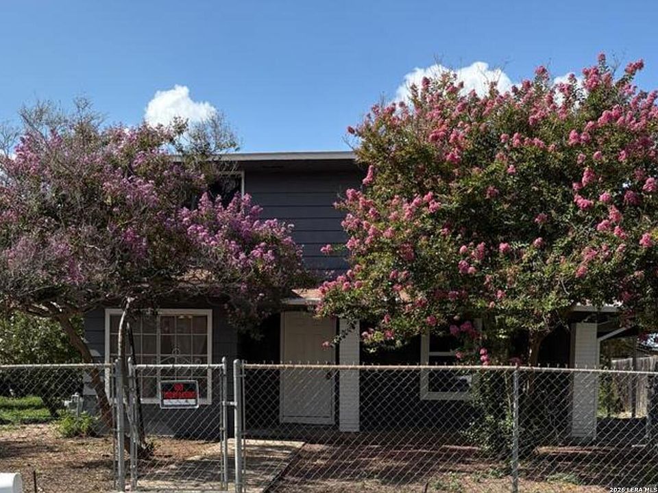 1st image of 3107 GOLDEN AVE