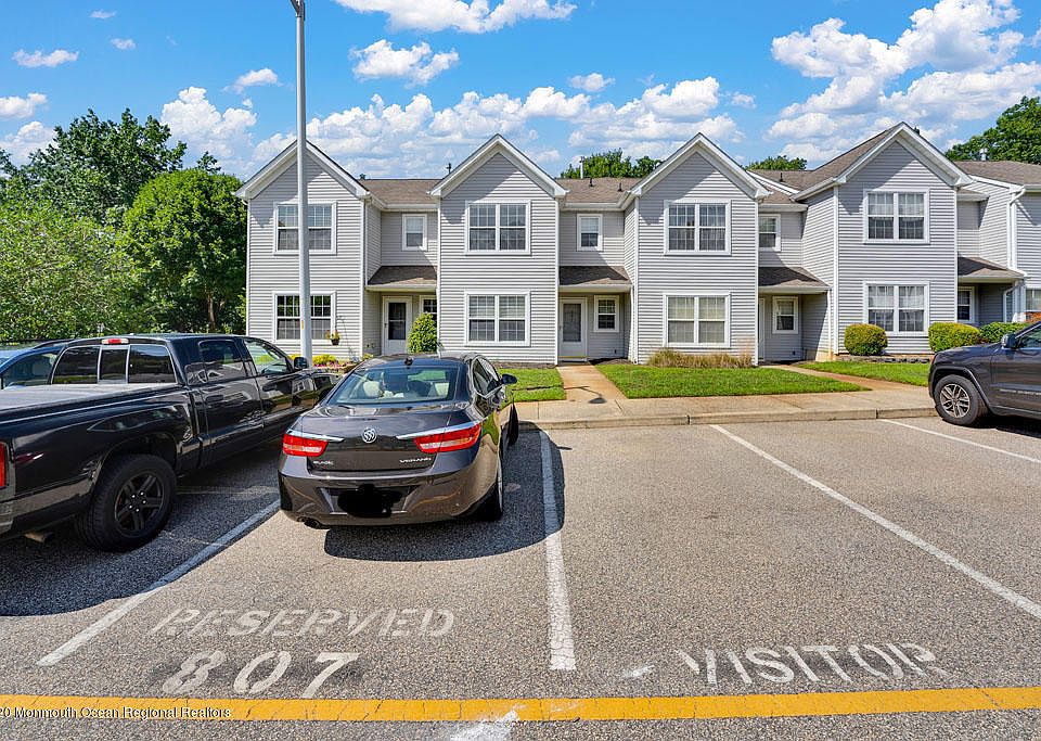 1st image of 807 Leadership Ct