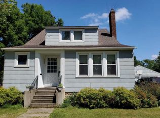 303 7th St SW, Austin, MN 55912